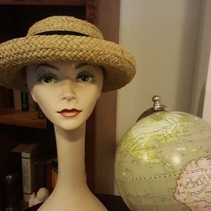 Helen Kaminski classic Raffia hat